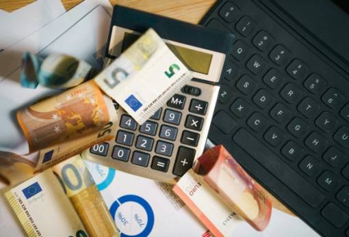 Ξεκινά σήμερα το πακέτο ενισχύσεων για 2,4 εκατ. πολίτες