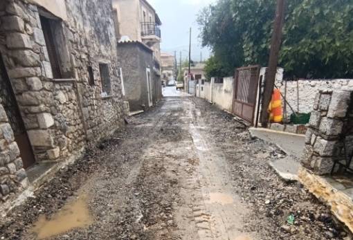 Με κυβόλιθους στρώνονται δρόμοι του Κότρωνα