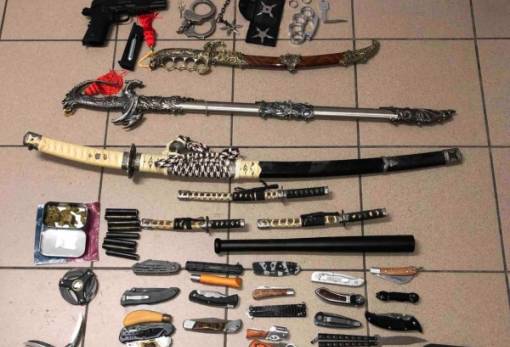 Για αρπαγή και πλήθος κατηγοριών συνελήφθησαν δύο άνδρες