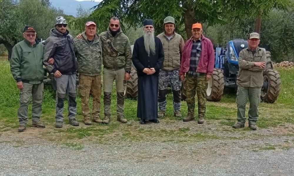 &Mu;&epsilon; &tau;&alpha; &chi;έ&rho;&iota;&alpha; &sigma;&tau;&eta; &gamma;&eta; &kappa;&alpha;&iota; &tau;&eta;&nu; &kappa;&alpha;&rho;&delta;&iota;ά &sigma;&tau;&omicron;&nu; &Theta;&epsilon;ό: &Alpha;&gamma;&rho;ό&tau;&epsilon;&sigmaf; &tau;&omicron;&upsilon; &Kappa;&epsilon;&phi;&alpha;&lambda;ά &sigma;&tau;&eta;&rho;ί&zeta;&omicron;&upsilon;&nu; &tau;&eta;&nu; &Iota;&Mu; &Alpha;&gamma;. &Tau;&epsilon;&sigma;&sigma;&alpha;&rho;ά&kappa;&omicron;&nu;&tau;&alpha;