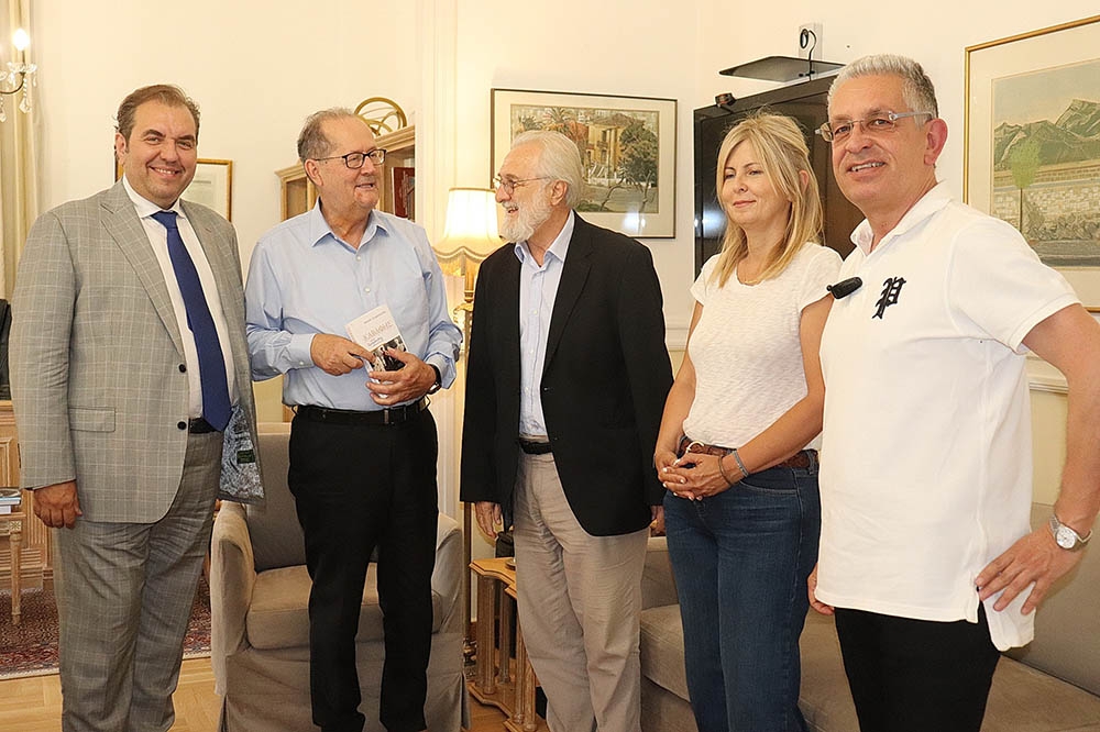 &Gamma;&upsilon;&rho;ί&sigma;&mu;&alpha;&tau;&alpha; &tau;&omicron;&upsilon; &Sigma;&mu;&alpha;&rho;&alpha;&gamma;&delta;ή &sigma;&tau;&eta;&nu; &Pi;&epsilon;&lambda;&omicron;&pi;ό&nu;&nu;&eta;&sigma;&omicron; &gamma;&iota;&alpha; &tau;&omicron;&nu; &Kappa;&alpha;&pi;&omicron;&delta;ί&sigma;&tau;&rho;&iota;&alpha;