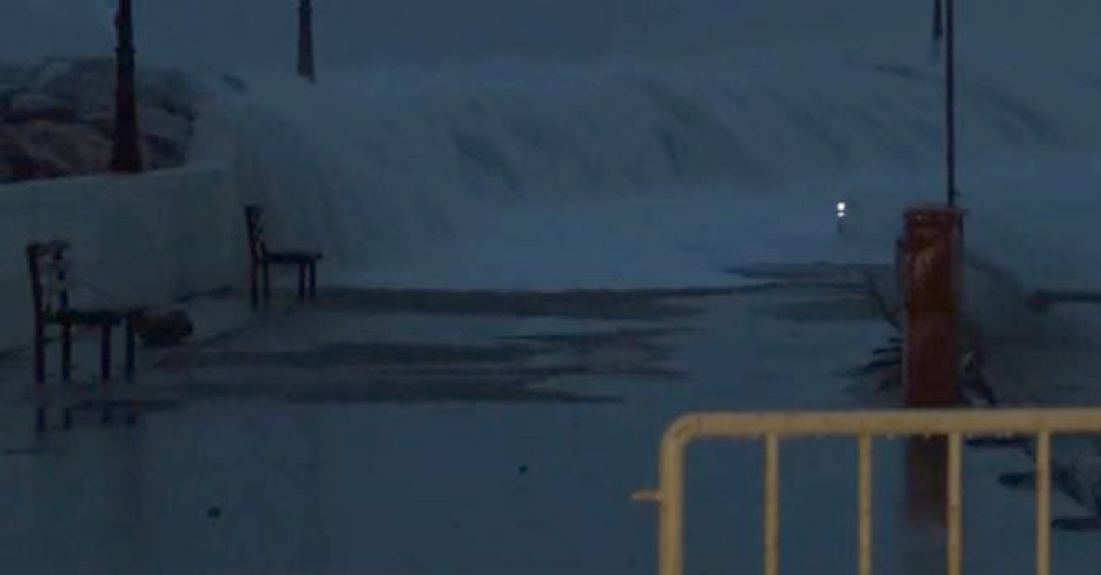 &Tau;&rho;&alpha;&gamma;&omega;&delta;ί&alpha; &sigma;&tau;&omicron; Ά&sigma;&tau;&rho;&omicron;&sigmaf;: &Nu;&epsilon;&kappa;&rho;ό&sigmaf; &lambda;&iota;&mu;&epsilon;&nu;&iota;&kappa;ό&sigmaf; &epsilon;&nu; ώ&rho;&alpha; &kappa;&alpha;&theta;ή&kappa;&omicron;&nu;&tau;&omicron;&sigmaf;