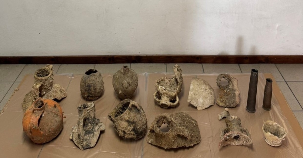 &Kappa;&alpha;&tau;ά&sigma;&tau;&eta;&mu;&alpha;-&alpha;&pi;&omicron;&theta;ή&kappa;&eta; &alpha;&rho;&chi;&alpha;&iota;&omicron;&tau;ή&tau;&omega;&nu; &sigma;&epsilon; &chi;&omega;&rho;&iota;ό &tau;&eta;&sigmaf; &Mu;&epsilon;&sigma;&sigma;&eta;&nu;ί&alpha;&sigmaf;