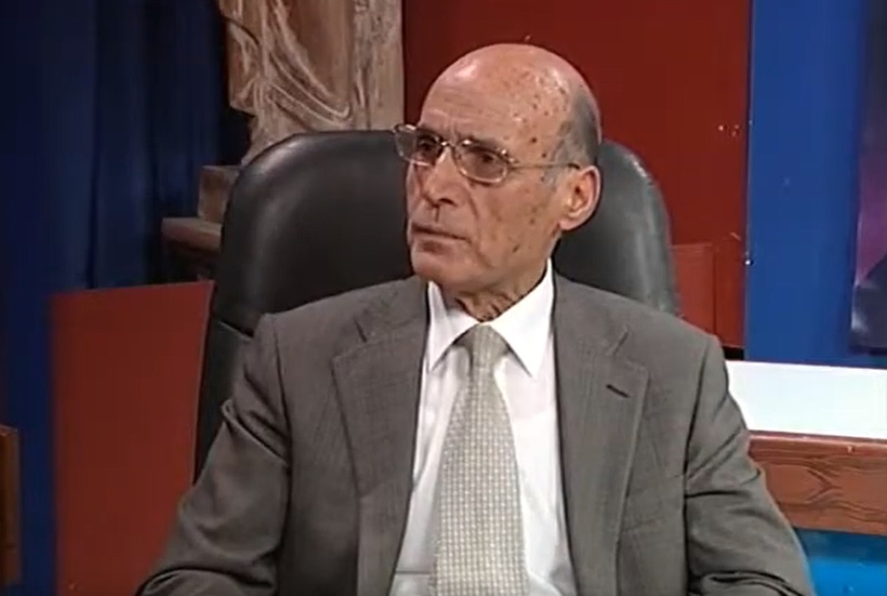 &laquo;Έ&phi;&upsilon;&gamma;&epsilon;&raquo; &omicron; &pi;&rho;ώ&eta;&nu; &delta;ή&mu;&alpha;&rho;&chi;&omicron;&sigmaf; &Sigma;&pi;ά&rho;&tau;&eta;&sigmaf; &Chi;&rho;ή&sigma;&tau;&omicron;&sigmaf; &Pi;&alpha;&tau;&sigma;&iota;&lambda;ί&beta;&alpha;&sigmaf;