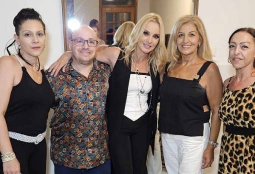 Αποθέωση για την Πέγκυ Ζήνα στη Σπάρτη