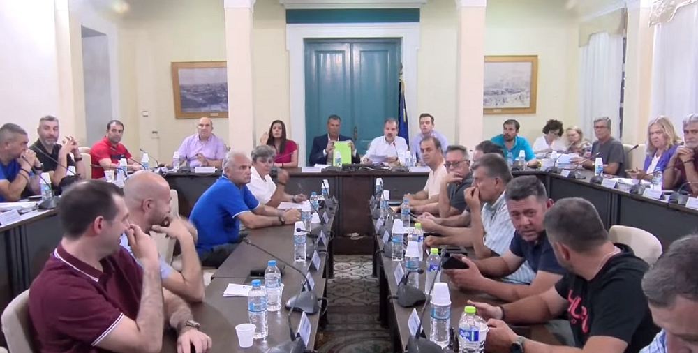 &Kappa;&alpha;&nu;ά &theta;έ&mu;&alpha; &laquo;&pi;&epsilon;&rho;&iota;&sigma;&sigma;&epsilon;ύ&epsilon;&iota;&raquo;, &pi;&alpha;&tau;&rho;&iota;ώ&tau;&eta;&hellip;;