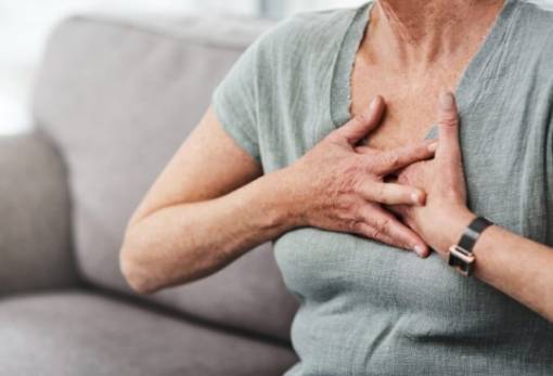 Ο κορωνοϊός αυξάνει για μήνες τον κίνδυνο για σοβαρά καρδιολογικά προβλήματα