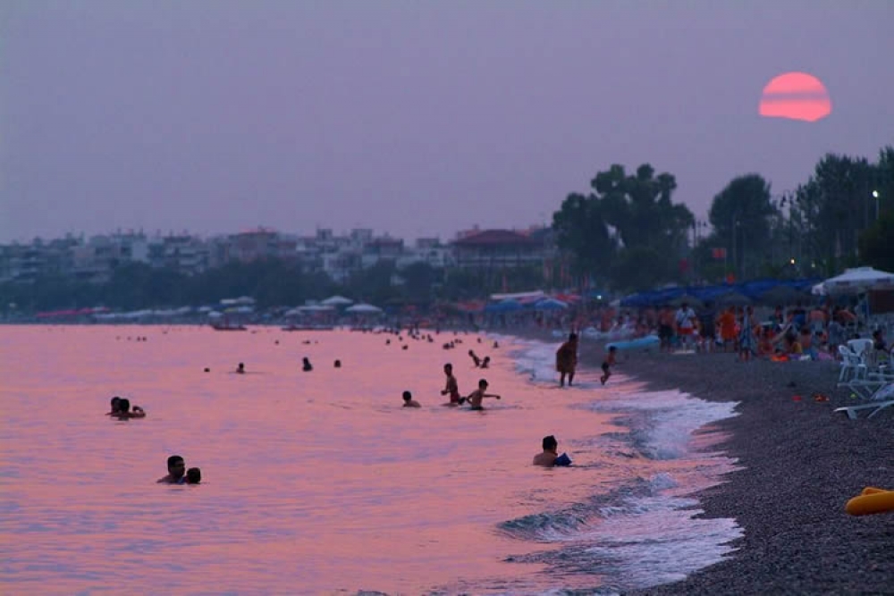 &Pi;&rho;ώ&tau;&eta; &nu;&upsilon;&chi;&tau;&epsilon;&rho;&iota;&nu;ή &kappa;&omicron;&lambda;ύ&mu;&beta;&eta;&sigma;&eta; &sigma;&tau;&eta;&nu; &pi;&alpha;&rho;&alpha;&lambda;ί&alpha; &tau;&eta;&sigmaf; &Kappa;&alpha;&lambda;&alpha;&mu;ά&tau;&alpha;&sigmaf;