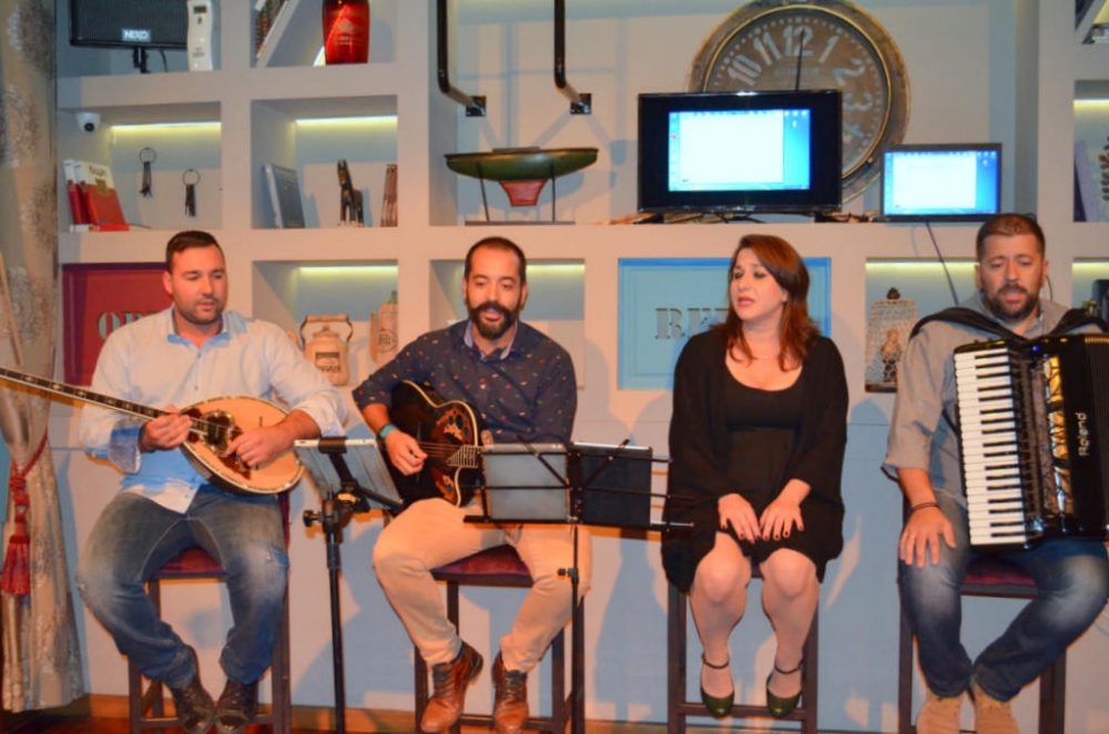 &Omicron; &Eta;&lambda;ί&alpha;&sigmaf; &Kappa;&alpha;&pi;ά&kappa;&omicron;&sigmaf; &delta;ί&nu;&epsilon;&iota; &rho;&alpha;&nu;&tau;&epsilon;&beta;&omicron;ύ &kappa;&alpha;&iota; &alpha;&upsilon;&tau;ή&nu; &tau;&eta;&nu; &Pi;&alpha;&rho;&alpha;&sigma;&kappa;&epsilon;&upsilon;ή &sigma;&tau;&omicron; Level!