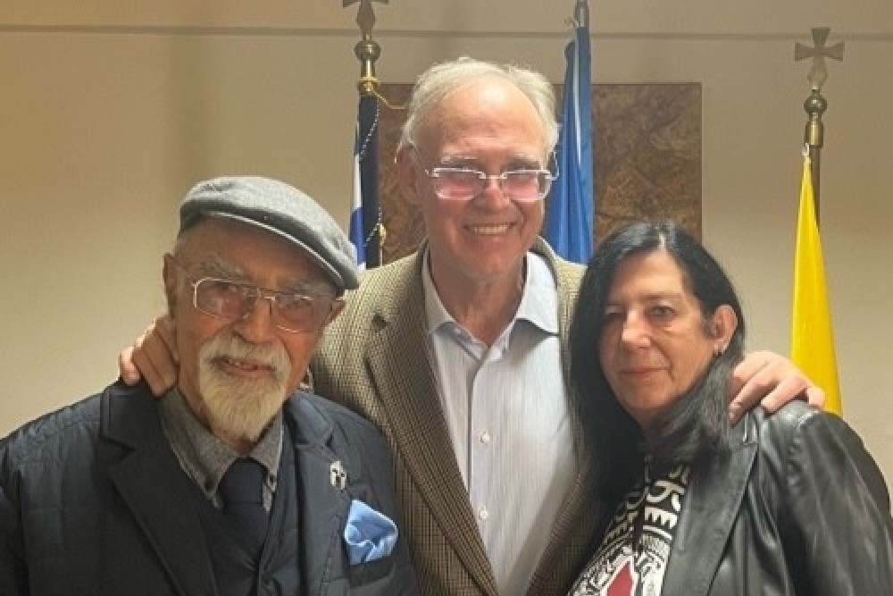 &Alpha;&gamma;&omega;&nu;&iota;ά, &epsilon;&pi;&iota;&mu;έ&nu;&epsilon;&iota; &kappa;&alpha;&iota; &delta;&iota;&epsilon;&kappa;&delta;&iota;&kappa;&epsilon;ί &omicron; &Pi;έ&tau;&rho;&omicron;&sigmaf; &Delta;&omicron;ύ&kappa;&alpha;&sigmaf;