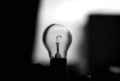 Απόγνωση στα Βάτικα για τα διαρκή μπλακ άουτ