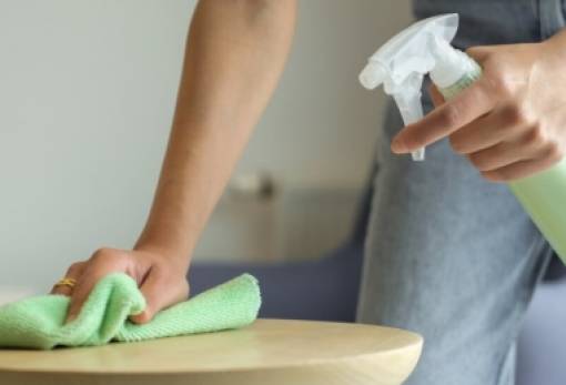 Το καθαριστικό για όλο το σπίτι που μπορείς να φτιάξεις μόνη σου