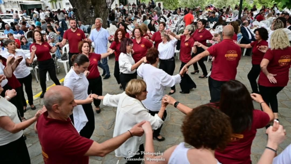 &Tau;&alpha; &epsilon;ί&chi;&epsilon; ό&lambda;&alpha; &eta; &laquo;&Gamma;&iota;&omicron;&rho;&tau;ή &Gamma;ί&delta;&alpha;&sigmaf;&raquo; &sigma;&tau;&eta; &Zeta;&alpha;&rho;&alpha;&phi;ώ&nu;&alpha;: &Phi;&alpha;&gamma;&omicron;&pi;ό&tau;&iota;, &tau;&rho;&alpha;&gamma;&omicron;ύ&delta;&iota; &kappa;&alpha;&iota; &chi;&omicron;&rho;ό&sigmaf;