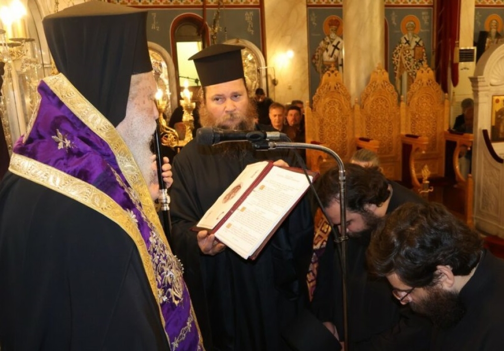 &Kappa;&omicron;&rho;&upsilon;&phi;ώ&theta;&eta;&kappa;&epsilon; &eta; &pi;&nu;&epsilon;&upsilon;&mu;&alpha;&tau;&iota;&kappa;ή &pi;&rho;&omicron;&epsilon;&tau;&omicron;&iota;&mu;&alpha;&sigma;ί&alpha; &gamma;&iota;&alpha; &tau;&eta; &Mu;. &Epsilon;&beta;&delta;&omicron;&mu;ά&delta;&alpha; &sigma;&tau;&eta; &Sigma;&pi;ά&rho;&tau;&eta;