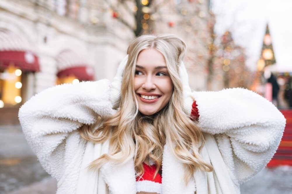 Πώς να γίνουν τα μαλλιά πιο ανοιχτά μέσα στον χειμώνα