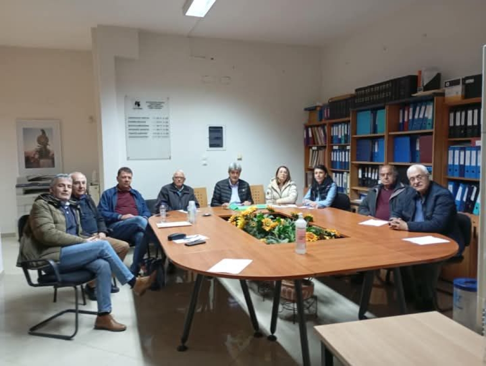 &Pi;&epsilon;&rho;&nu;ά &sigma;&tau;&eta;&nu; &epsilon;&pi;ό&mu;&epsilon;&nu;&eta; &phi;ά&sigma;&eta; &tau;&omicron; &sigma;&upsilon;&mu;&beta;&omicron;ύ&lambda;&iota;&omicron; &tau;&omega;&nu; &laquo;&sigma;&omicron;&phi;ώ&nu;&raquo; &Delta;. &Sigma;&pi;ά&rho;&tau;&eta;&sigmaf;