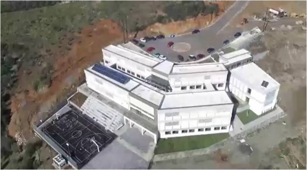 &Mu;&omicron;&upsilon;&sigma;&iota;&kappa;ό &Sigma;&chi;&omicron;&lambda;&epsilon;ί&omicron;: &laquo;&Delta;&epsilon;&nu; &epsilon;ί&mu;&alpha;&sigma;&tau;&epsilon; &pi;&omicron;&lambda;&iota;&tau;&iota;&kappa;ό &mu;&pi;&alpha;&lambda;ά&kappa;&iota;. &Epsilon;ί&mu;&alpha;&sigma;&tau;&epsilon; &mu;&alpha;&theta;&eta;&tau;έ&sigmaf;&raquo;