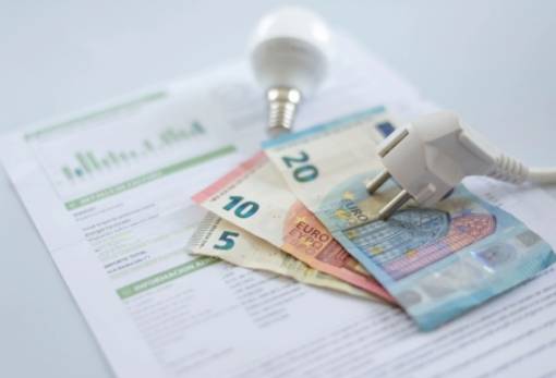 Λογαριασμοί ρεύματος: Οι επιδοτήσεις Μαρτίου για τους καταναλωτές