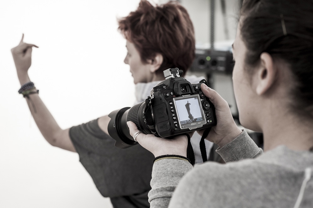 &Sigma;&tau;&omicron;&nu; &kappa;ό&sigma;&mu;&omicron; &tau;&eta;&sigmaf; &phi;&omega;&tau;&omicron;&gamma;&rho;&alpha;&phi;ί&alpha;&sigmaf; &mu;&alpha;&sigmaf; &mu;&upsilon;&epsilon;ί &eta; &Lambda;&Epsilon;&Phi;&Omega;&Sigma;