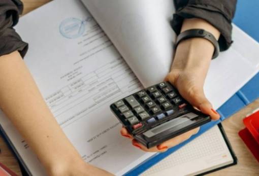 Άνοιξε η νέα εφαρμογή της ΑΑΔΕ που «κουρεύει» πρόστιμα έως και 50%