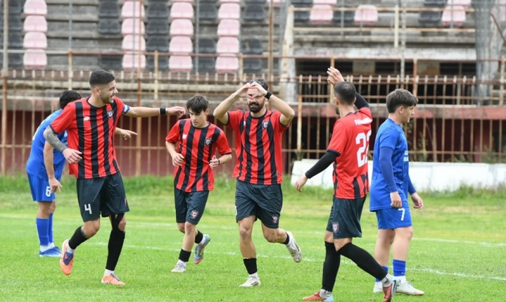 &Gamma;&rsquo; &Epsilon;&theta;&nu;&iota;&kappa;ή &Kappa;&alpha;&tau;&eta;&gamma;&omicron;&rho;ί&alpha;&ndash;&Pi;&lambda;έ&iota; ά&omicron;&upsilon;&tau;: &Sigma;&upsilon;&nu;&tau;&rho;&iota;&beta;ή 10-0 &gamma;&iota;&alpha; &tau;&omicron;&nu; &Pi;&alpha;&nu;&gamma;&upsilon;&theta;&epsilon;&alpha;&tau;&iota;&kappa;ό &alpha;&pi;ό &tau;&eta;&nu; &Pi;&alpha;&nu;&alpha;&chi;&alpha;ϊ&kappa;ή &sigma;&tau;&eta;&nu; &pi;&rho;&epsilon;&mu;&iota;έ&rho;&alpha;