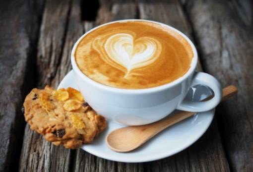 Ακρίβεια: «Πικρός» ο σερβιριζόμενος καφέ