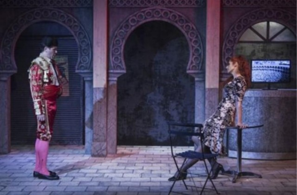 &Eta; &Sigma;&pi;ά&rho;&tau;&eta; &laquo;&tau;&alpha;&xi;&iota;&delta;&epsilon;ύ&epsilon;&iota; &pi;&rho;&omicron;&sigmaf; &tau;&omicron; &kappa;έ&nu;&tau;&rho;&omicron;&raquo; &tau;&omicron;&upsilon; &pi;&omicron;&lambda;&iota;&tau;&iota;&sigma;&mu;&omicron;ύ