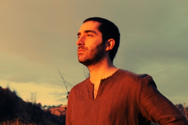 &Sigma;&epsilon; &Pi;&lambda;ύ&tau;&rho;&alpha; &kappa;&alpha;&iota; &Rho;&epsilon;&iota;&chi;&iota;ά &omicron; &Zeta;&alpha;&chi;&alpha;&rho;ί&alpha;&sigmaf; &Kappa;&alpha;&rho;&omicron;ύ&nu;&eta;&sigmaf; 