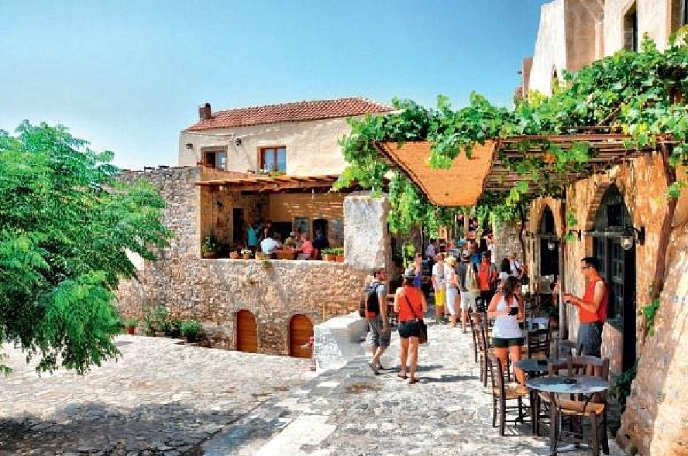 &Tau;&omicron;&upsilon;&rho;&iota;&sigma;&mu;ό&sigmaf;: &Pi;&rho;ώ&tau;&omicron; &kappa;&alpha;&mu;&pi;&alpha;&nu;ά&kappa;&iota; &eta; &pi;&tau;ώ&sigma;&eta; &tau;&omega;&nu; &epsilon;&iota;&sigma;&pi;&rho;ά&xi;&epsilon;&omega;&nu; &tau;&omicron;&nu; &Iota;&omicron;ύ&lambda;&iota;&omicron;