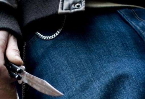 Ανήλικος κρατούσε σουγιά και συνελήφθη