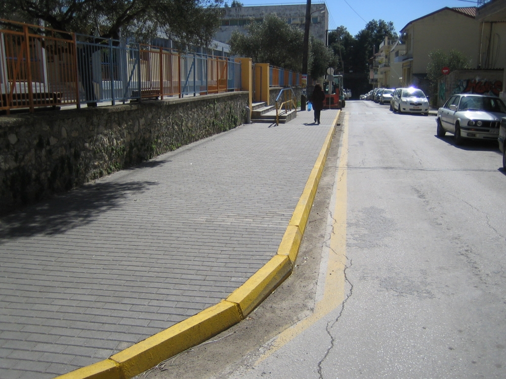 &Pi;&epsilon;&zeta;&omicron;&delta;&rho;ό&mu;&iota;&omicron; 3&omicron;&upsilon; &Delta;&eta;&mu;. &Sigma;&chi;&omicron;&lambda;&epsilon;ί&omicron;&upsilon; &Sigma;&pi;ά&rho;&tau;&eta;&sigmaf;: &Alpha;&pi;&lambda;έ&sigmaf; &alpha;&lambda;&lambda;ά &alpha;&pi;&omicron;&tau;&epsilon;&lambda;&epsilon;&sigma;&mu;&alpha;&tau;&iota;&kappa;έ&sigmaf; &lambda;ύ&sigma;&epsilon;&iota;&sigmaf;