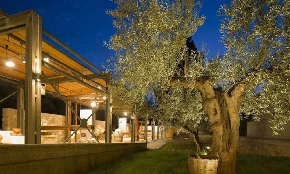 &laquo;&Tau;&omicron; ό&nu;&epsilon;&iota;&rho;&omicron; &mu;&iota;&alpha;&sigmaf; &kappa;&alpha;&lambda;&omicron;&kappa;&alpha;&iota;&rho;&iota;&nu;ή&sigmaf; &nu;ύ&chi;&tau;&alpha;&sigmaf; &mu;&epsilon; &Mu;&omicron;&upsilon;&sigma;&iota;&kappa;ή &sigma;&tau;&omicron; &Mu;&omicron;&upsilon;&sigma;&epsilon;ί&omicron;&raquo;