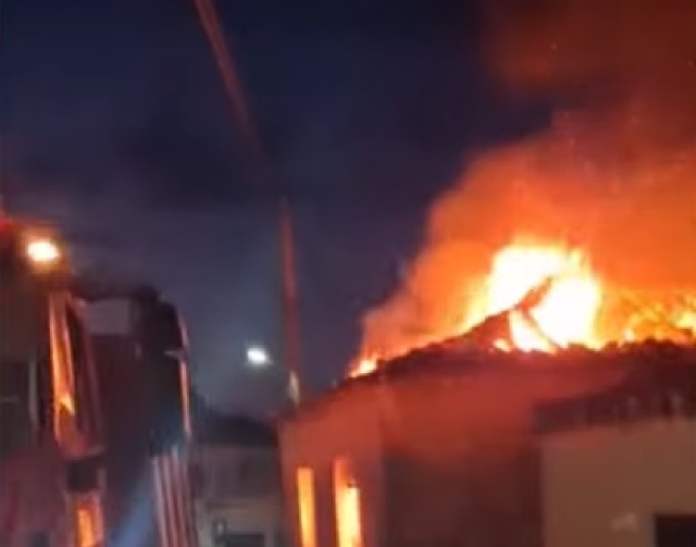 &Pi;&alpha;&rho;&alpha;&nu;ά&lambda;&omega;&mu;&alpha; &tau;&omicron;&upsilon; &pi;&upsilon;&rho;ό&sigmaf; &sigma;&tau;έ&gamma;&eta; &sigma;&pi;&iota;&tau;&iota;&omicron;ύ &sigma;&tau;&eta; &Mu;&upsilon;&rho;&tau;&iota;ά