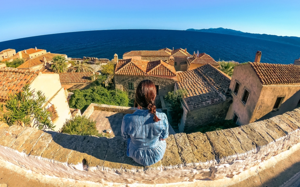 &Eta; &Pi;&epsilon;&lambda;&omicron;&pi;ό&nu;&nu;&eta;&sigma;&omicron;&sigmaf; &sigma;&tau;&alpha; &pi;έ&rho;&alpha;&tau;&alpha; &tau;&omicron;&upsilon; &kappa;ό&sigma;&mu;&omicron;&upsilon; &omega;&sigmaf; &omicron; &alpha;&pi;ό&lambda;&upsilon;&tau;&omicron;&sigmaf; &tau;&omicron;&upsilon;&rho;&iota;&sigma;&tau;&iota;&kappa;ό&sigmaf; &pi;&rho;&omicron;&omicron;&rho;&iota;&sigma;&mu;ό&sigmaf;