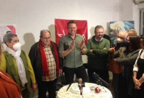 Ο Κασσελάκης έκοψε την πίτα του ΣΥΡΙΖΑ στη Σπάρτη