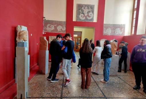 Μαθητές ξεναγήθηκαν στο ανανεωμένο Μουσείο Σπάρτης