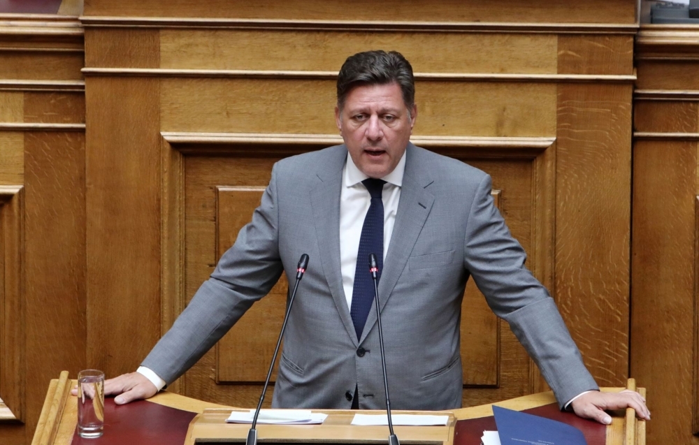 &Pi;&alpha;&rho;&alpha;&iota;&tau;ή&theta;&eta;&kappa;&epsilon; &alpha;&pi;ό &beta;&omicron;&upsilon;&lambda;&epsilon;&upsilon;&tau;ή&sigmaf; &omicron; &Mu;&iota;&lambda;&tau;&iota;ά&delta;&eta;&sigmaf; &Beta;&alpha;&rho;&beta;&iota;&tau;&sigma;&iota;ώ&tau;&eta;&sigmaf; &kappa;&alpha;&iota; &pi;&alpha;&rho;&alpha;&delta;ί&delta;&epsilon;&iota; &tau;&eta;&nu; έ&delta;&rho;&alpha; &tau;&omicron;&upsilon;