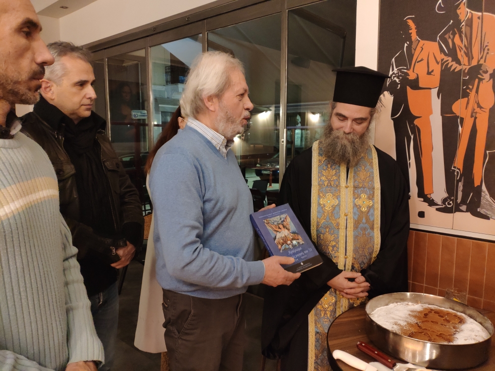 &Mu;&epsilon; &pi;ί&tau;&alpha; &kappa;&alpha;&iota; &pi;&nu;&epsilon;&upsilon;&mu;&alpha;&tau;&iota;&kappa;ή &zeta;&omega;&nu;&tau;ά&nu;&iota;&alpha; &xi;&epsilon;&kappa;ί&nu;&eta;&sigma;&epsilon; &eta; &chi;&rho;&omicron;&nu;&iota;ά &gamma;&iota;&alpha; &tau;&omicron;&nu; &laquo;&Chi;&epsilon;ί&lambda;&omega;&nu;&alpha;&raquo;