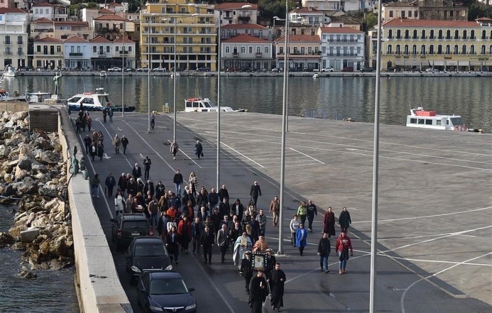 &Mu;&epsilon; &lambda;&alpha;&mu;&pi;&rho;ό&tau;&eta;&tau;&alpha; &epsilon;&omicron;&rho;&tau;ά&sigma;&tau;&eta;&kappa;&epsilon; &omicron; Ά&gamma;&iota;&omicron;&sigmaf; &Nu;&iota;&kappa;ό&lambda;&alpha;&omicron;&sigmaf; &sigma;&tau;&omicron; &Gamma;ύ&theta;&epsilon;&iota;&omicron;