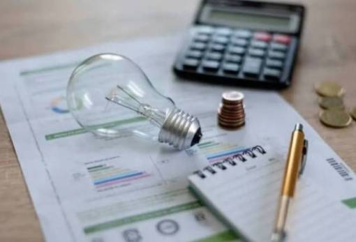 Ξεκινά η αντίστροφη μέτρηση για τα «κόκκινα» τιμολόγια ρεύματος