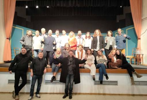 Αυλαία για τους «12 Ένορκους» με αποθέωση