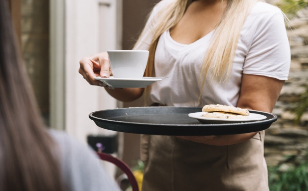 &Pi;ά&sigma;&chi;&alpha;: &Pi;ώ&sigmaf; &alpha;&mu;&epsilon;ί&beta;&omicron;&nu;&tau;&alpha;&iota; ό&sigma;&omicron;&iota; &epsilon;&rho;&gamma;&alpha;&sigma;&tau;&omicron;ύ&nu; &Kappa;&upsilon;&rho;&iota;&alpha;&kappa;ή &kappa;&alpha;&iota; &Delta;&epsilon;&upsilon;&tau;έ&rho;&alpha;