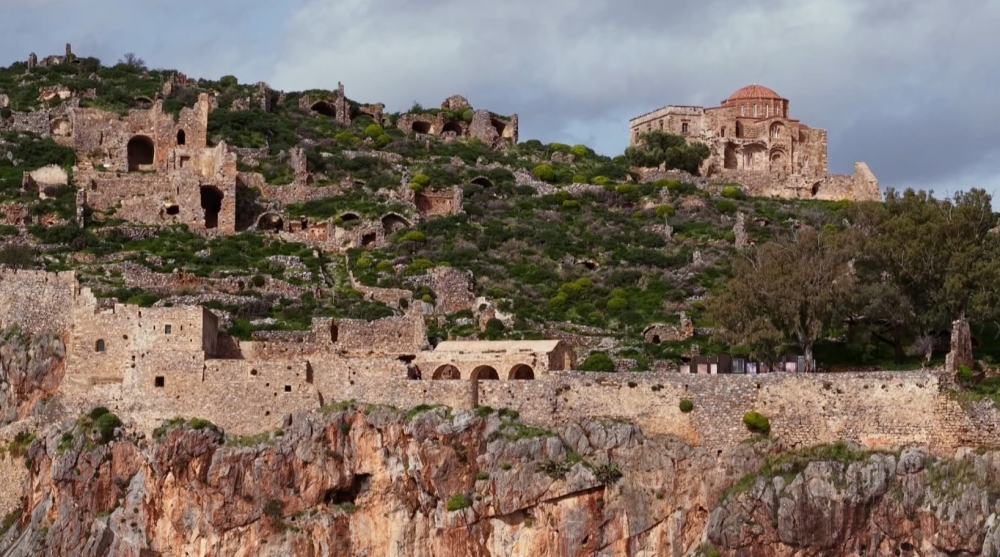 &Eta; &Lambda;&alpha;&kappa;&omega;&nu;ί&alpha; &tau;&omega;&nu; &alpha;&nu;&tau;&iota;&theta;έ&sigma;&epsilon;&omega;&nu; &sigma;&tau;&omicron;&nu; &phi;&alpha;&kappa;ό &tau;&omicron;&upsilon; &laquo;Ό&pi;&omicron;&upsilon; &upsilon;&pi;ά&rho;&chi;&epsilon;&iota; &Epsilon;&lambda;&lambda;ά&delta;&alpha;&raquo;