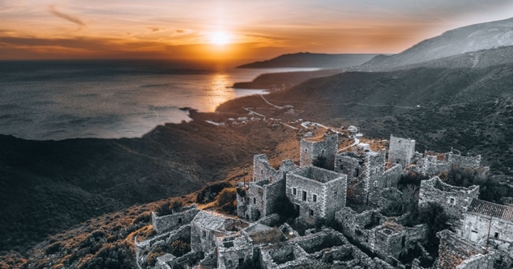 &Mu;&epsilon; &pi;&upsilon;&xi;ί&delta;&alpha; &tau;&omicron;&nu; &tau;&omicron;&upsilon;&rho;&iota;&sigma;&mu;ό &tau;&omicron;&upsilon; &alpha;ύ&rho;&iota;&omicron; &sigma;&tau;&omicron;&nu; &delta;&iota;&epsilon;&theta;&nu;ή &chi;ά&rho;&tau;&eta; &eta; &Pi;&epsilon;&lambda;&omicron;&pi;ό&nu;&nu;&eta;&sigma;&omicron;&sigmaf;