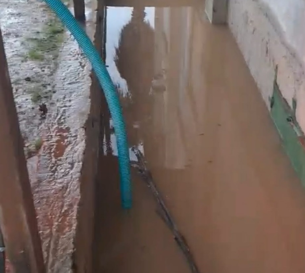 &Mu;&epsilon;&tau;ά &tau;&iota;&sigmaf; &pi;&lambda;&eta;&mu;&mu;ύ&rho;&epsilon;&sigmaf; &sigma;&tau;&omicron;&nu; &Delta;. &Sigma;&pi;ά&rho;&tau;&eta;&sigmaf; &eta; ώ&rho;&alpha; &tau;&eta;&sigmaf; &kappa;&alpha;&tau;&alpha;&gamma;&rho;&alpha;&phi;ή&sigmaf; &zeta;&eta;&mu;&iota;ώ&nu;