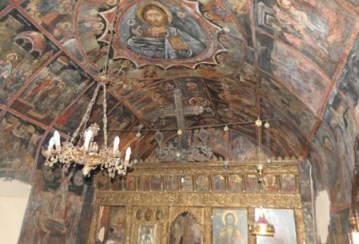 «Αναγεννήθηκε» ο περίτεχνος διάκοσμος στην ΙΜ Ζωοδόχου Πηγής στο Καστρί