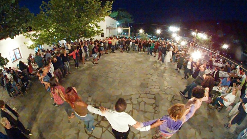 &Mu;&alpha;&nu;&iota;ά&tau;&iota;&kappa;&omicron; &gamma;&lambda;έ&nu;&tau;&iota; &sigma;&tau;&omicron;&nu; &Beta;&alpha;&chi;ό