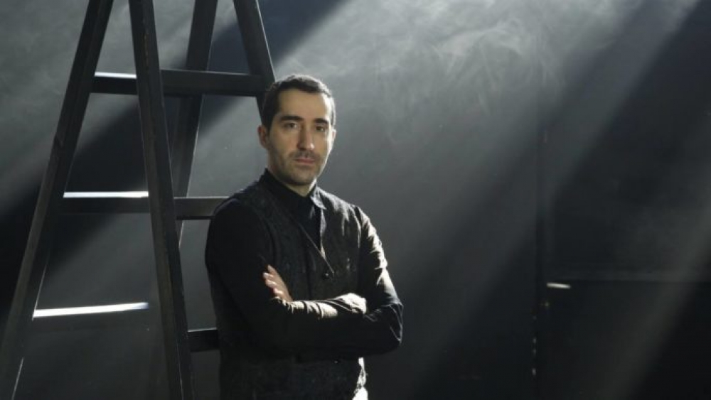 &Tau;&omicron; &nu;έ&omicron; &tau;&rho;&alpha;&gamma;&omicron;ύ&delta;&iota; &tau;&omicron;&upsilon; &Zeta;&alpha;&chi;&alpha;&rho;ί&alpha; &Kappa;&alpha;&rho;&omicron;ύ&nu;&eta; &laquo;Έ&lambda;&alpha;&raquo;