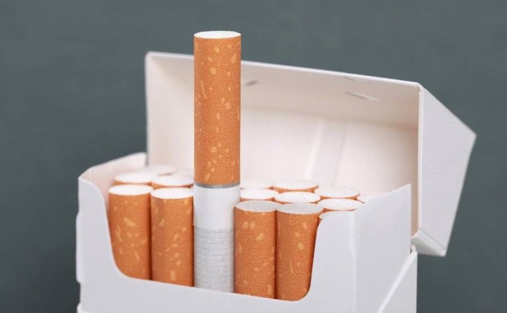 &Pi;.&Omicron;.&Upsilon;: &Eta; &chi;&rho;ή&sigma;&eta; &kappa;&alpha;&pi;&nu;&omicron;ύ &pi;&alpha;&gamma;&kappa;&omicron;&sigma;&mu;ί&omega;&sigmaf; έ&chi;&epsilon;&iota; &mu;&epsilon;&iota;&omega;&theta;&epsilon;ί &pi;&alpha;&rho;ά &tau;&eta;&nu; ά&sigma;&kappa;&eta;&sigma;&eta; &pi;ί&epsilon;&sigma;&eta;&sigmaf; &alpha;&pi;ό &tau;&iota;&sigmaf; &kappa;&alpha;&pi;&nu;&omicron;&beta;&iota;&omicron;&mu;&eta;&chi;&alpha;&nu;ί&epsilon;&sigmaf;