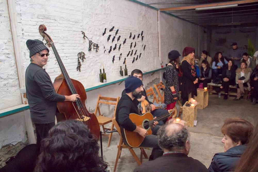 &Lambda;&upsilon;&kappa;&omicron;&tau;&sigma;&alpha;&rho;&delta;ά: &Iota;&sigma;&tau;&omicron;&rho;ί&epsilon;&sigmaf; &mu;&epsilon; &kappa;&alpha;&kappa;ό &tau;έ&lambda;&omicron;&sigmaf;